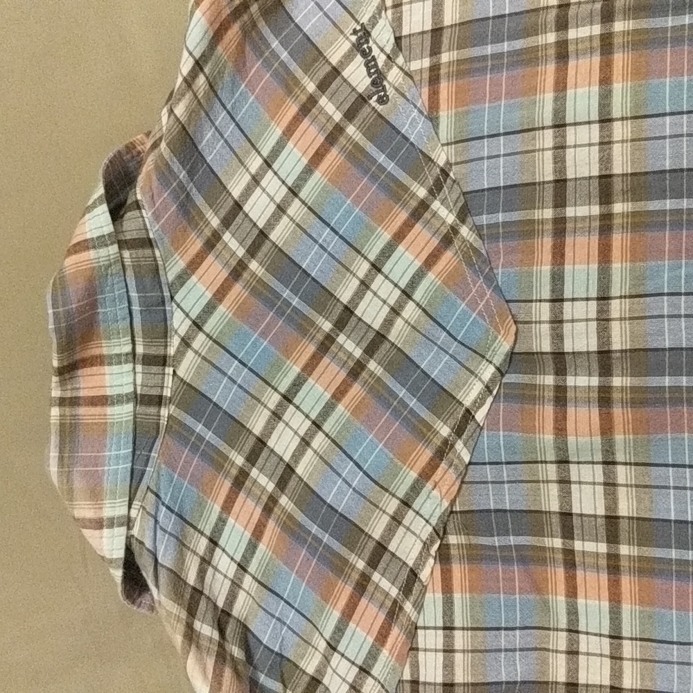 Element Button Down - Picture 6 of 6